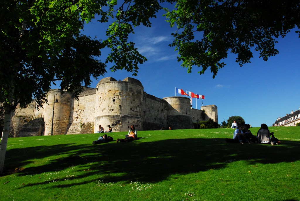 Die Normandie hat vieles zu bieten wie beispielsweise das Chateau Ville de Caen.
