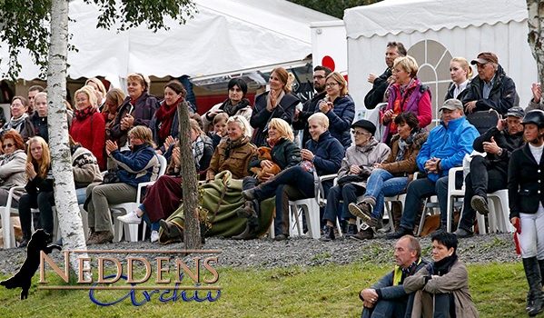 Die Zuschauer auf dem Islandpferdesportturnier in Aegidienberg